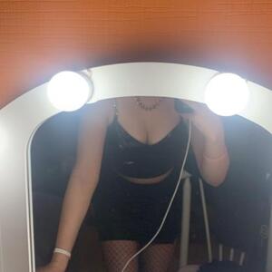 Chlo_hot mym