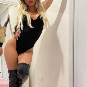 Chloebulllet mym