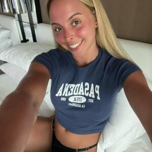 Clara_blondy mym