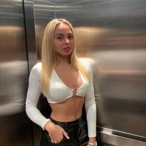 Clara_blondy mym
