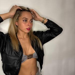 Clara_blondy mym