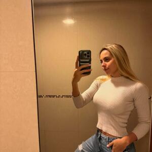 Clara_blondy mym