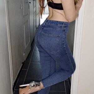 Clara_xx mym