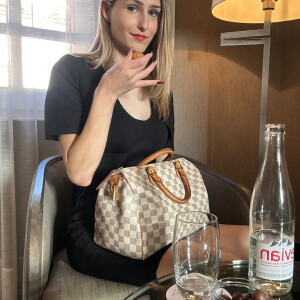 Claraparisofficial mym