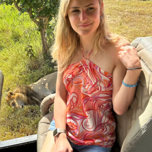 Claraparisofficial mym