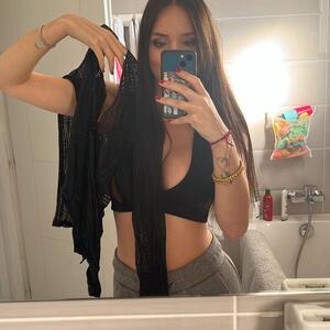 Cora_lie mym