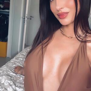 Cora_lie mym