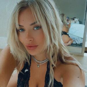 Corinnakopff mym