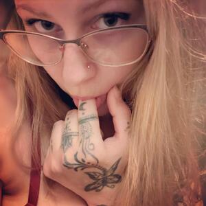 Curiousscorinne mym