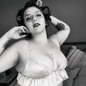 Curvy_fluffyy mym