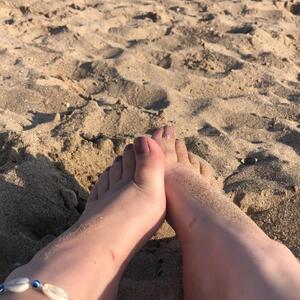 Elea_feet mym
