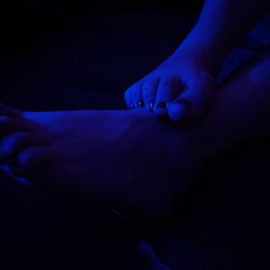 Emi_jolie_pieds_sexy mym
