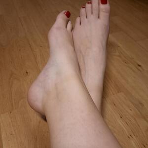 Emily_sfeet mym