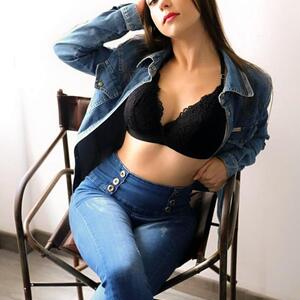 Emma_belluci mym