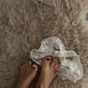 Emma_pieds mym