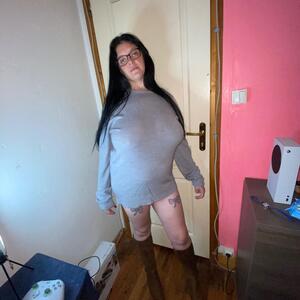 Exhibcouple mym