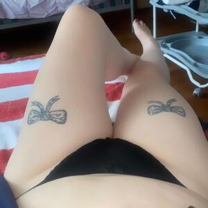 Exhibcouple mym