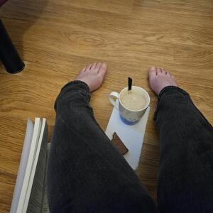 Feet_and_funwithDee mym
