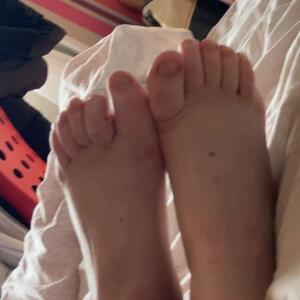 Feet_andfriends mym