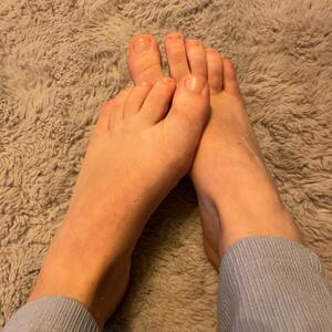 Feet_desire mym