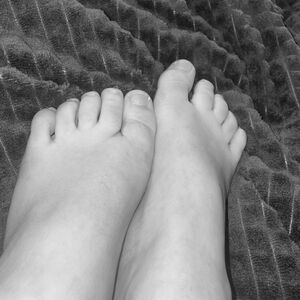 Feet_desire mym
