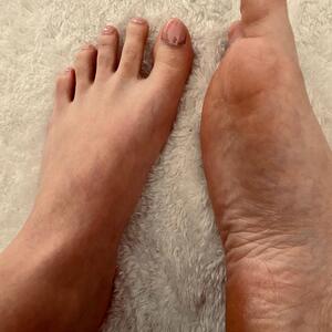 Feet_french_girl mym