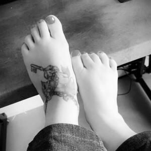 Feet_girls_photo mym