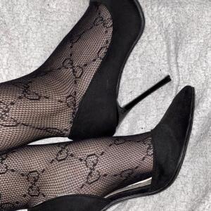 Feet_handsnails mym