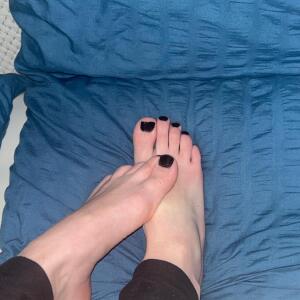 Feet_louves mym