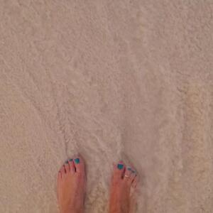 Feet_me_under_sun mym