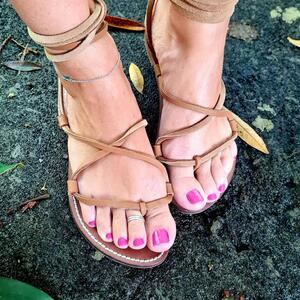 Feet_me_under_sun mym
