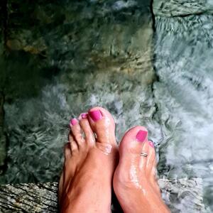 Feet_me_under_sun mym