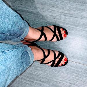 Feet_mine mym