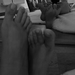 Feet_to_fly mym