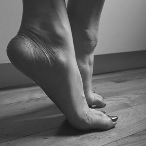Feet_xxx mym