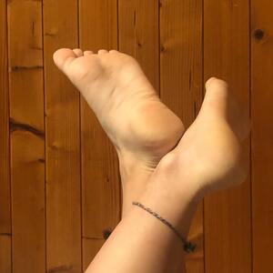 Feetkim5_5 mym