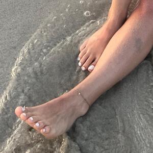 Feetnextdoor mym