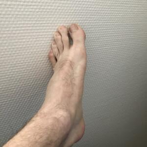 Foot_and_dog mym