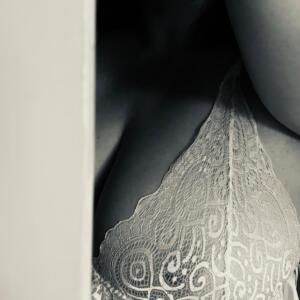 Frenchboredmom mym