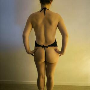 Girl_feet_and_body_sexy mym