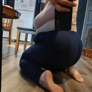 Girl_sweety_feet mym