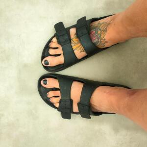 Goddess_with_big_feet mym