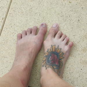 Goddess_with_big_feet mym