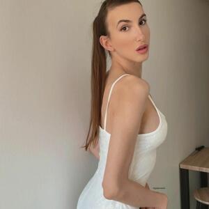 Goldenzmimii_ mym