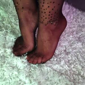 Goldie_feet mym