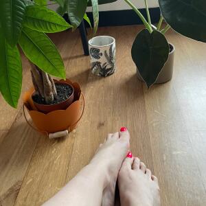 Hanna_feet mym
