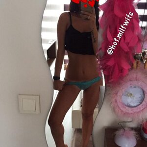 Hot_milfwife mym