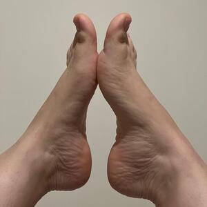 Inaya_photos_pieds mym