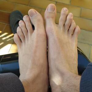 James_feet mym