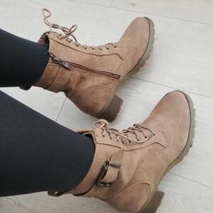 Je_prends_mon_pied mym